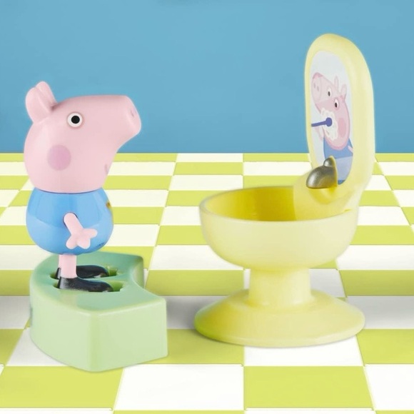 Peppa pig’s George goes potty book and bath time playset - Picture 7 of 10